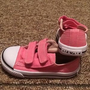 Toddler Airwalk sneakers